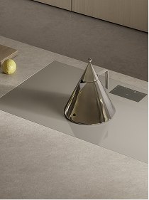 Kochfeld mit pyramidaler Haube